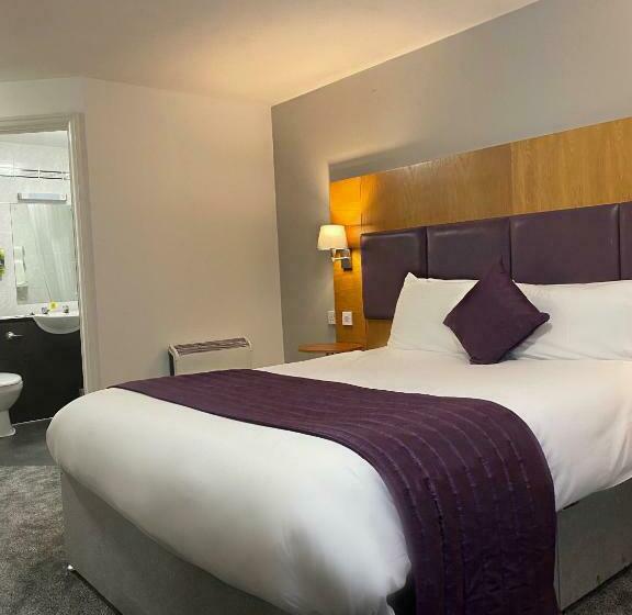 Номер Стандарт, Purple Roomz Preston South
