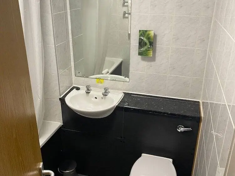 身障者適用スタンダードルーム, Purple Roomz Preston South