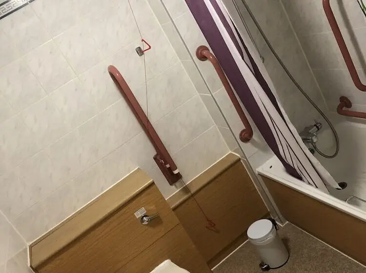 身障者適用スタンダードルーム, Purple Roomz Preston South