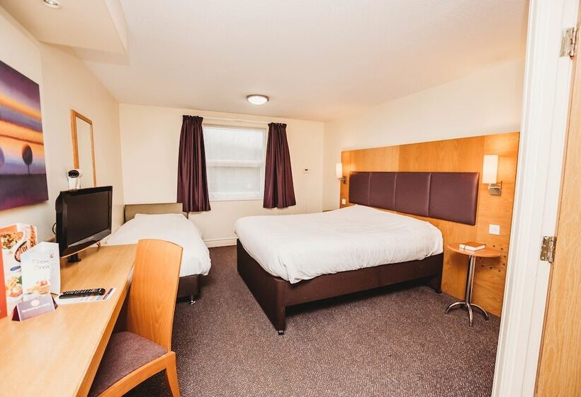 Номер Стандарт, Purple Roomz Preston South