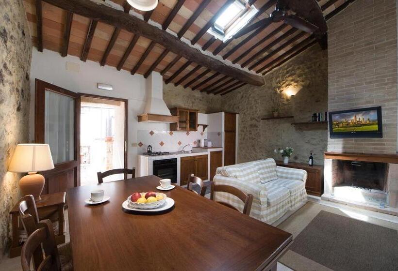 Апартаменты 3 Спальни, Tenuta Decimo   Villa Dini