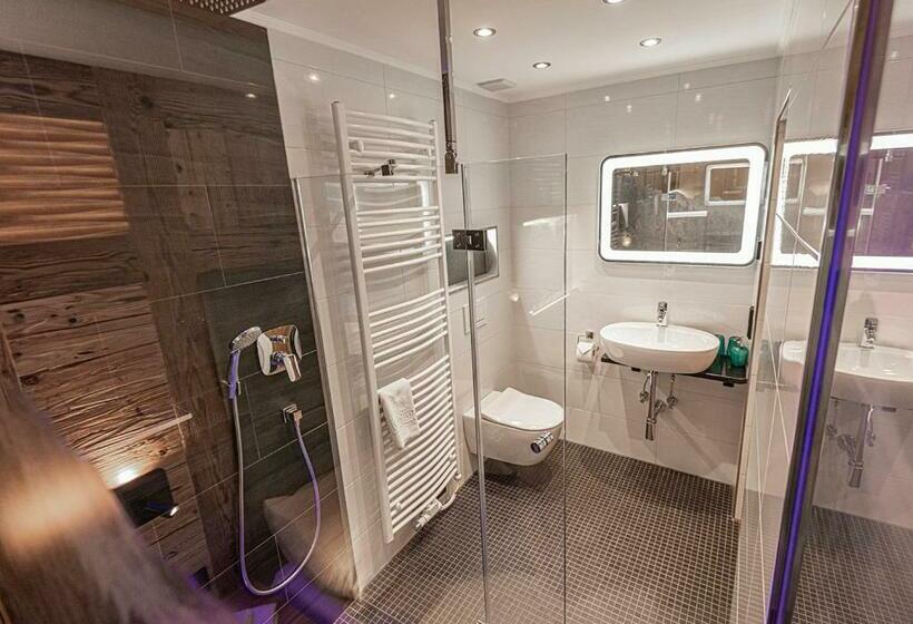 バルコニー付きデラックスルーム, Alpinspa Zur Post