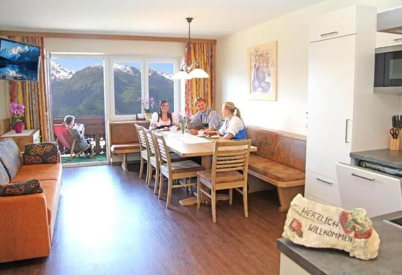 Deluxe-huoneisto 3 Makuuhuonetta, Aparthotel Hohe Brücke