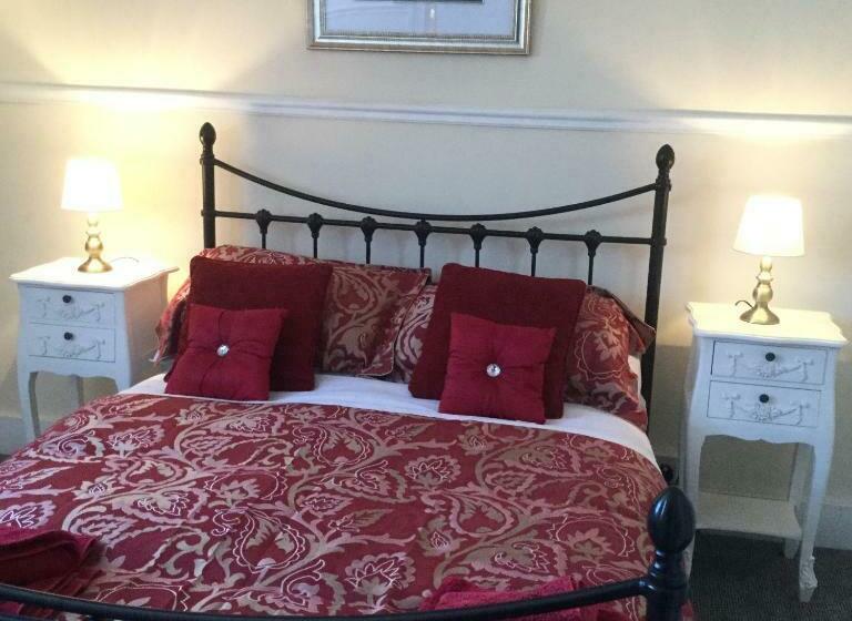 חדר סטנדרט, Clare House