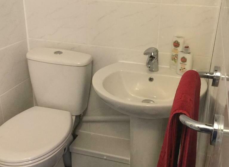 חדר סטנדרט, Clare House