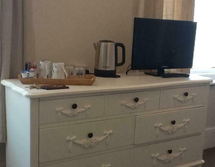 חדר סטנדרט, Clare House