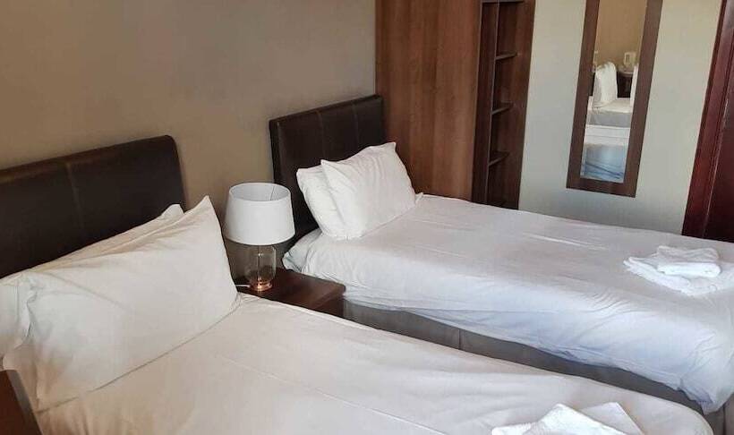 バス共有のスタンダードルーム, The Fullarton Park