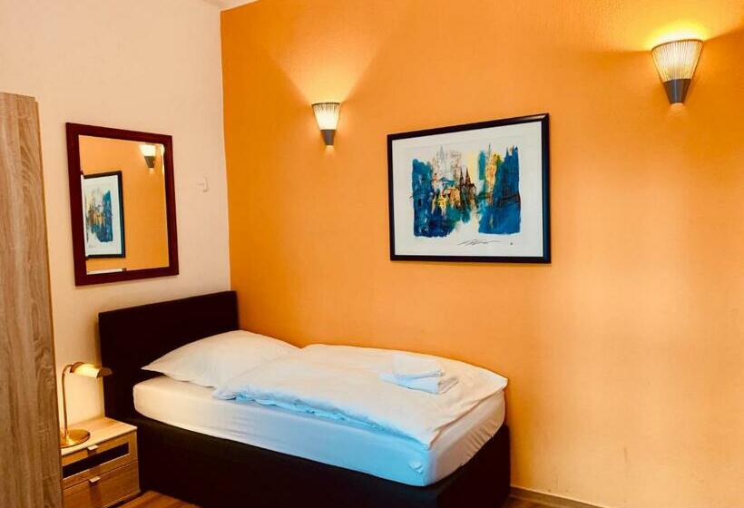 标准单人间, Gasthaus Zur Eule