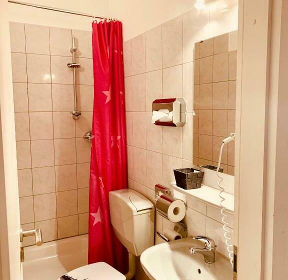 标准单人间, Gasthaus Zur Eule