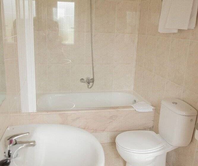 标准三人间, Hostal Pereiriña