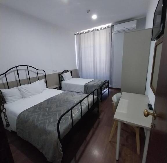 اتاق استاندارد سه نفره, Pensao Nova Goa