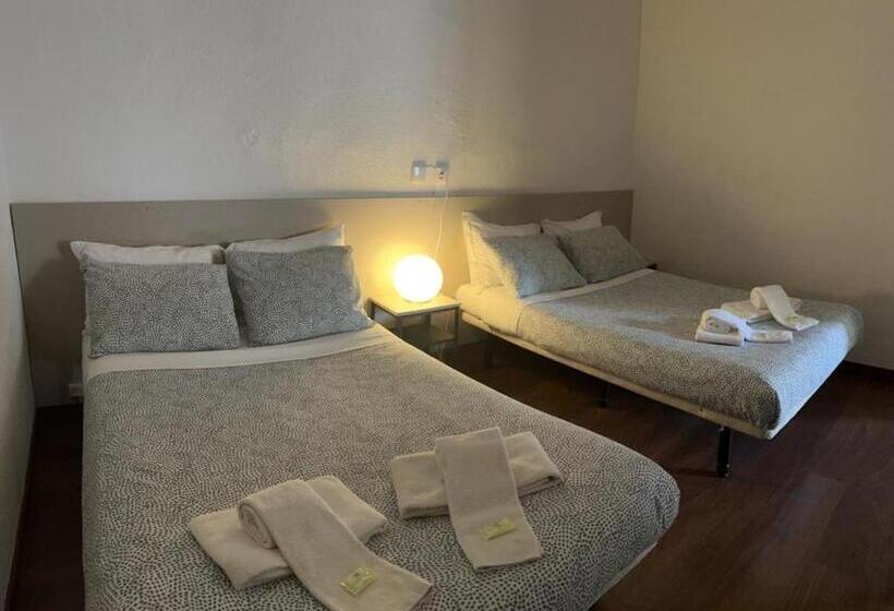 اتاق استاندارد سه نفره, Pensao Nova Goa