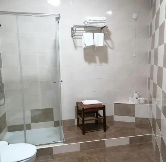 اتاق استاندارد سه نفره, Pensao Nova Goa