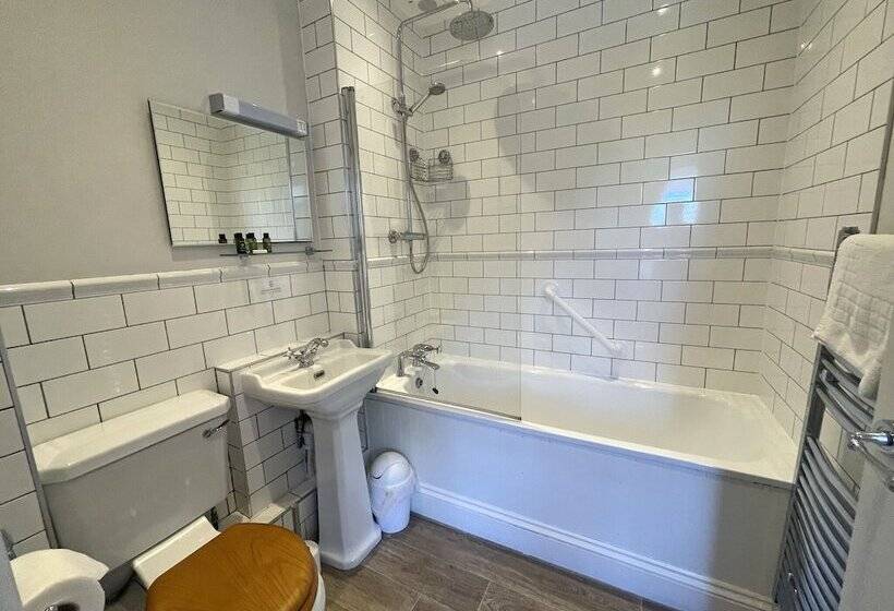 חדר סטנדרט, The Jug And Bottle