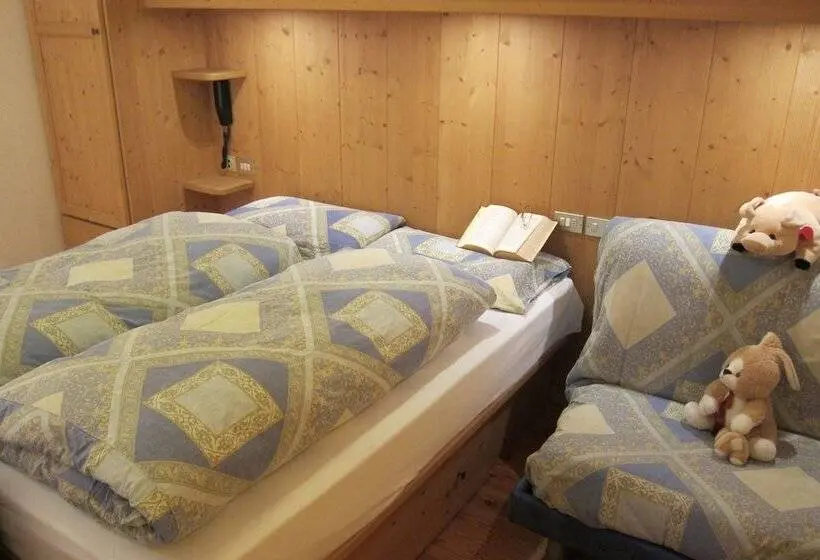 スタンダードスタジオ, Chalet Del Sole Per Gruppi