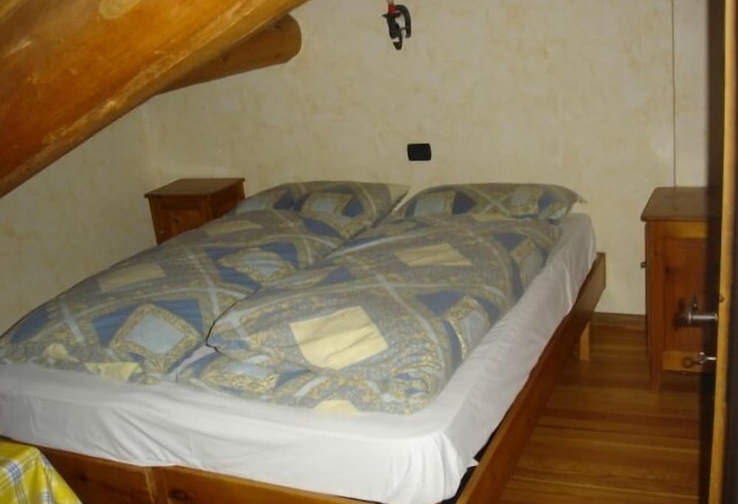 スタンダードスタジオ, Chalet Del Sole Per Gruppi