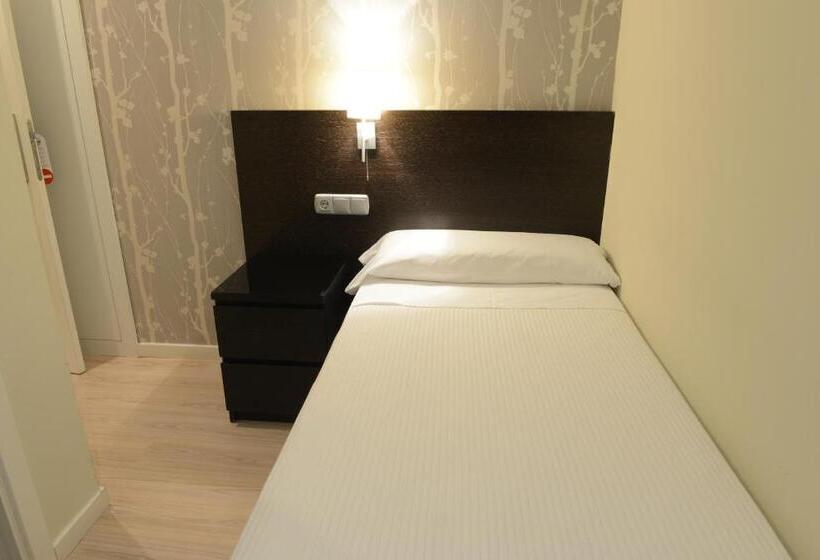 اتاق عادی یک تخته, Pensión Altair