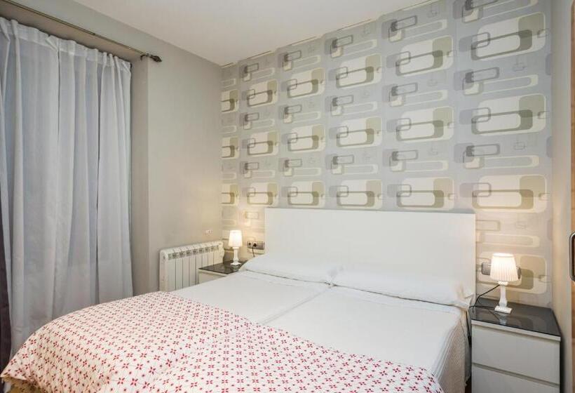 اتاق استاندارد چهار تخته, Pensión Altair