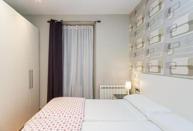 اتاق استاندارد چهار تخته, Pensión Altair