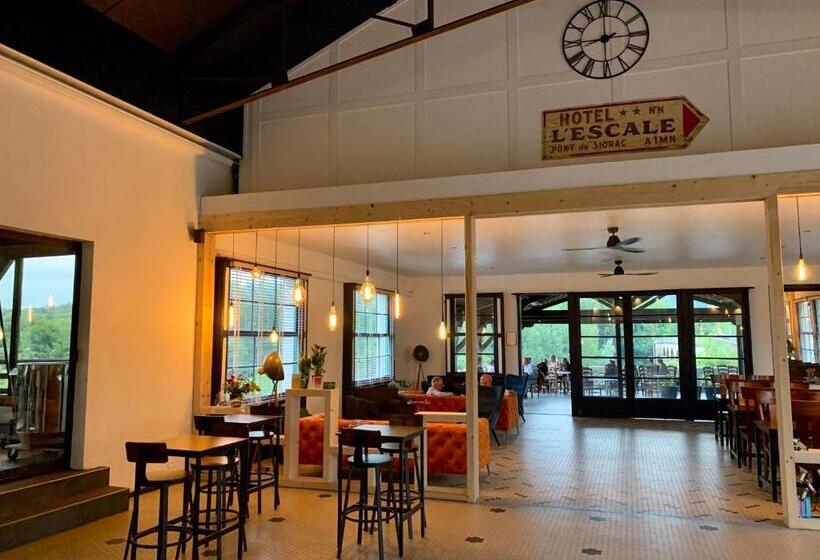 庭の見えるスタンダードトリプルルーム, Brasseurs Du Pont   Microbrasserie Avec Chambres