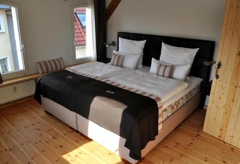 Номер Стандарт, Der Speicher