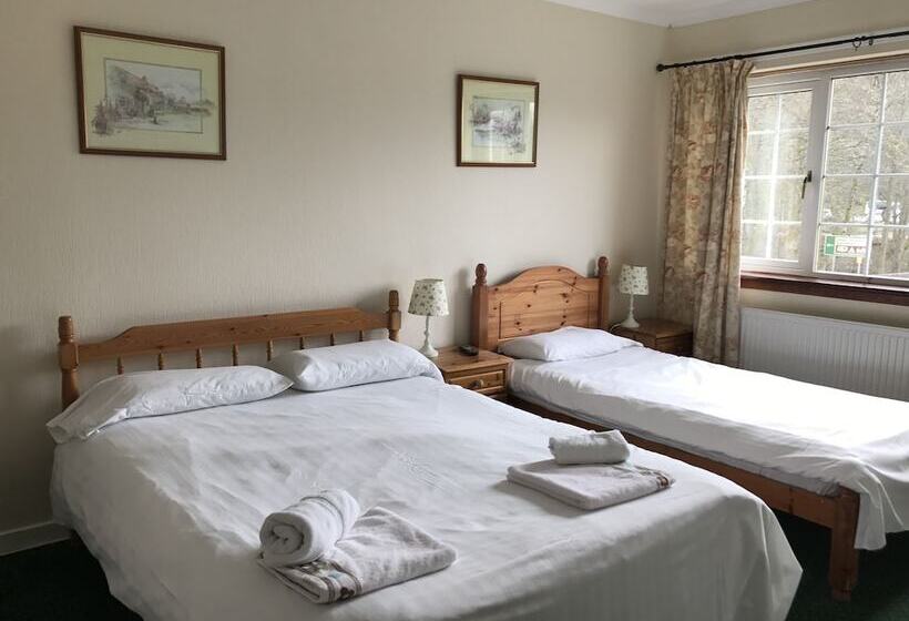 חדר משפחתי, Distillery Guest House