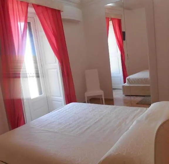 سوئیت مدیریتی 2 خوابه, Gualtiero Camere & Suite