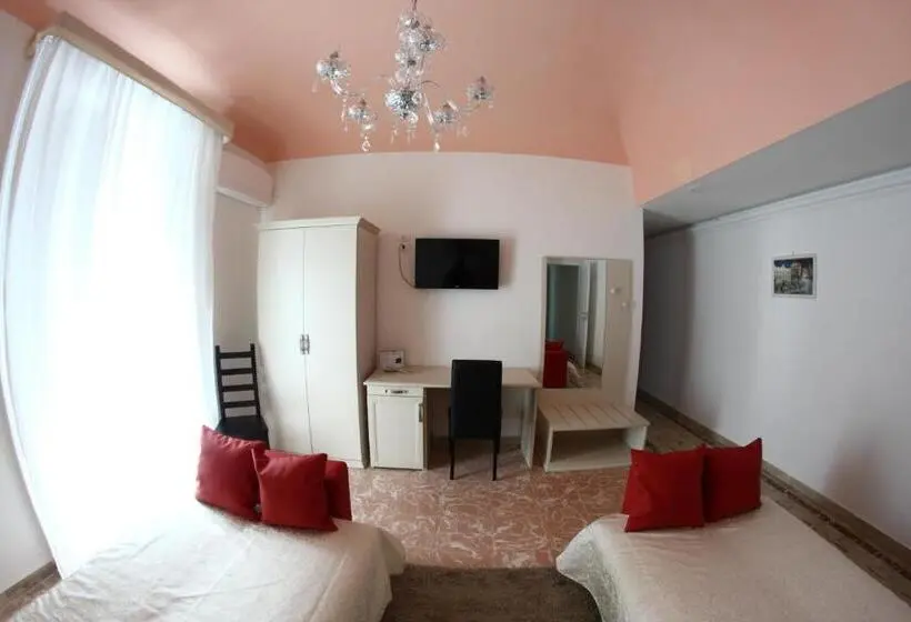 سوئیت خانواده 2 خوابه, Gualtiero Camere & Suite