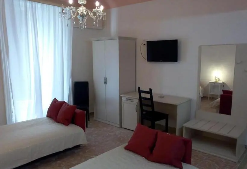 سوئیت خانواده 2 خوابه, Gualtiero Camere & Suite