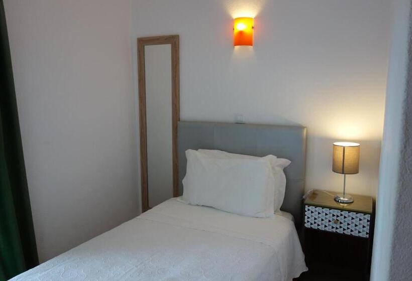 스탠다드 트리플 룸, Guest House Oliveira