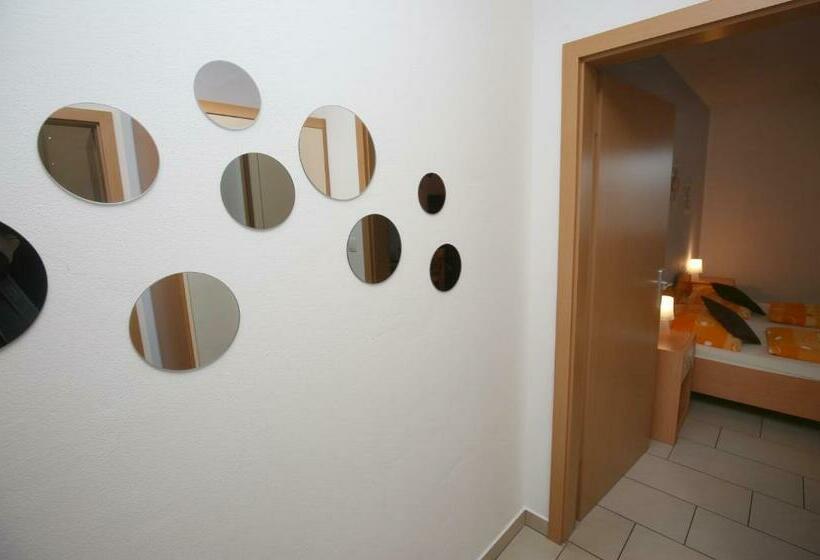 استودیوی استاندارد, Apartments Furman Self Check In