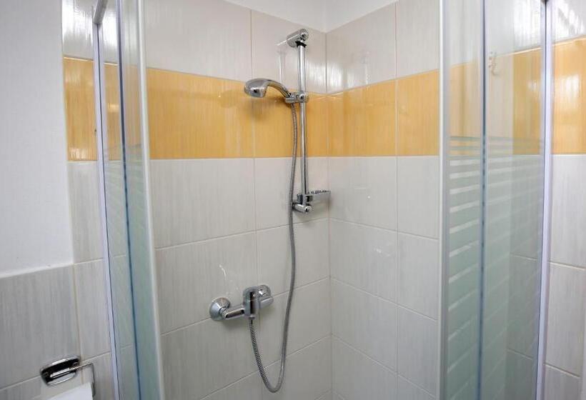 آپارتمان 1 خوابه, Apartments Furman Self Check In