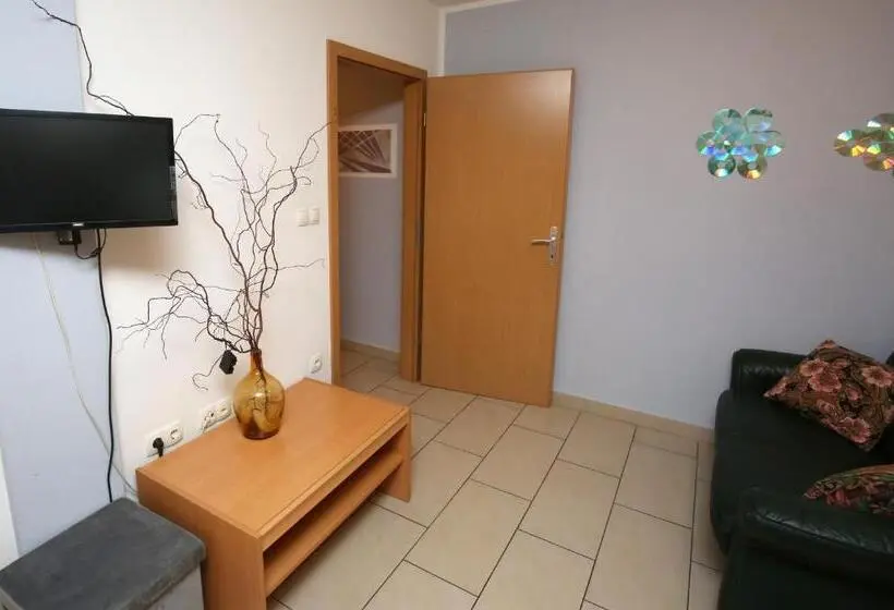 آپارتمان 1 خوابه, Apartments Furman   Self Check In