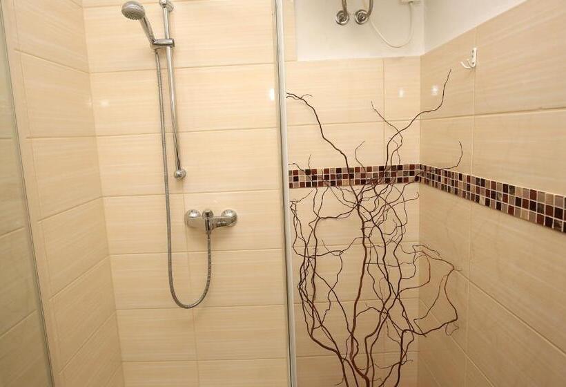 اتاق استاندارد چهار تخته, Apartments Furman Self Check In