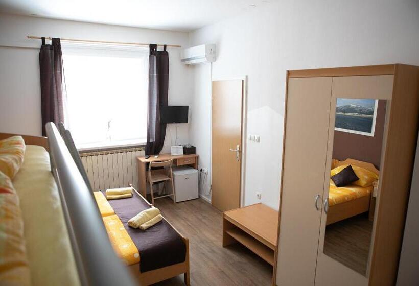 اتاق استاندارد چهار تخته, Apartments Furman Self Check In