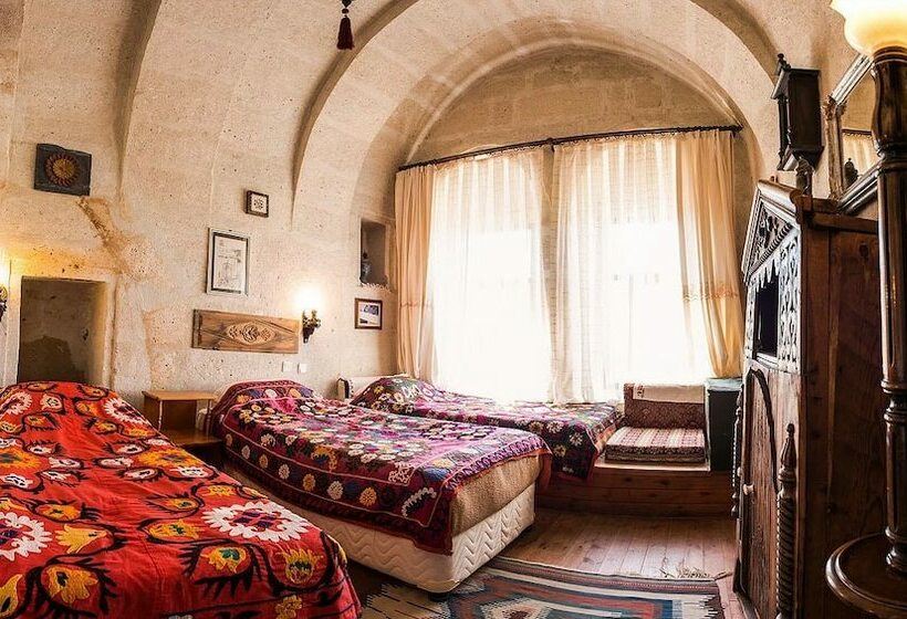اتاق استاندارد سه نفره, Kirkit