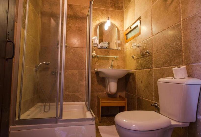 스탠다드 트리플 룸, Kirkit