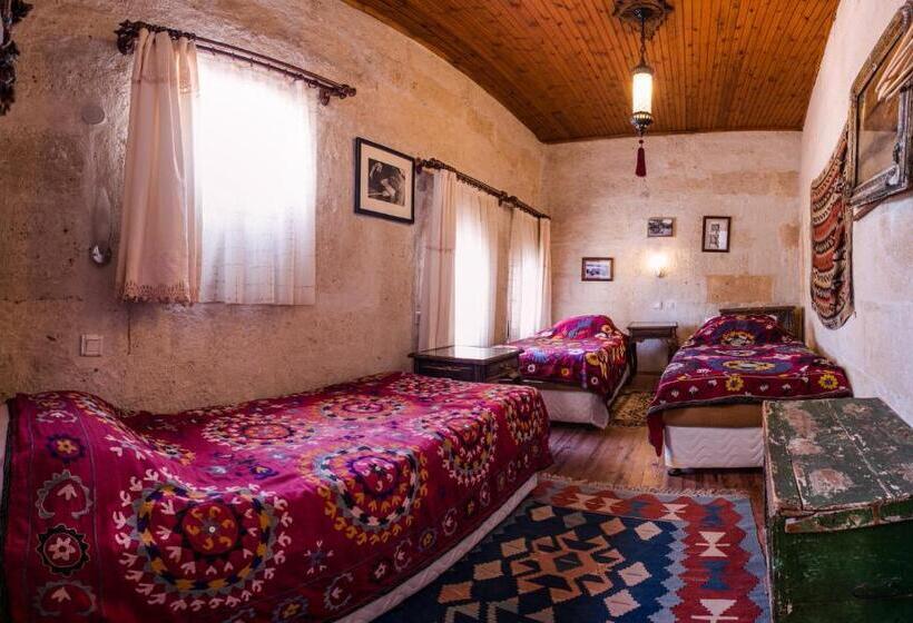 스탠다드 트리플 룸, Kirkit