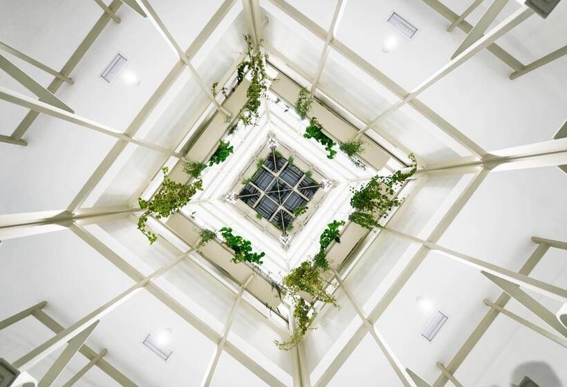 غرفة قياسية, La Casa Del Arco