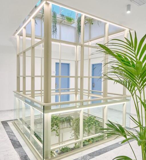 غرفة قياسية داخلية, La Casa Del Arco