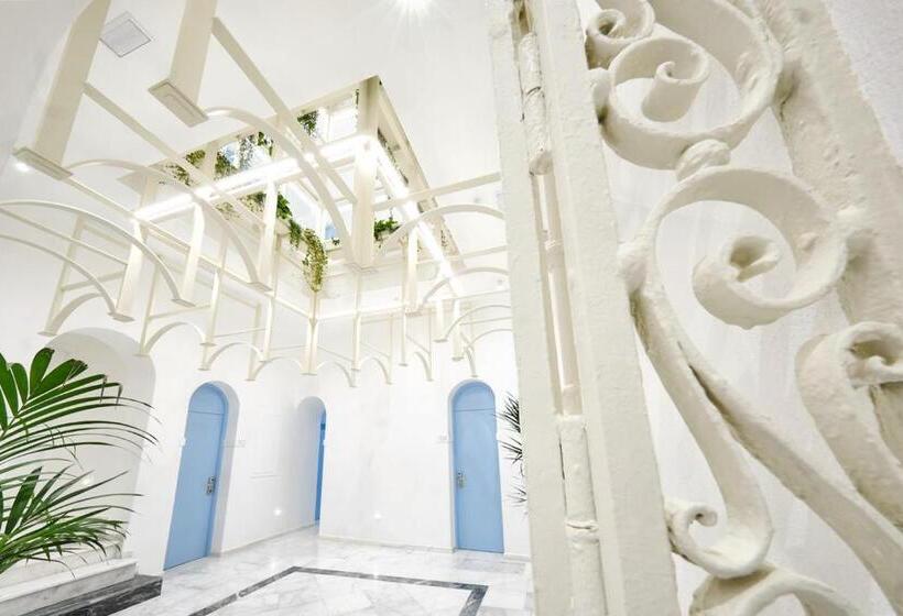 スタンダードインサイドビュールーム, La Casa Del Arco