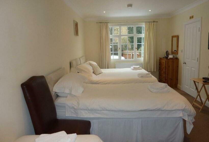 패밀리 룸, Leverton House