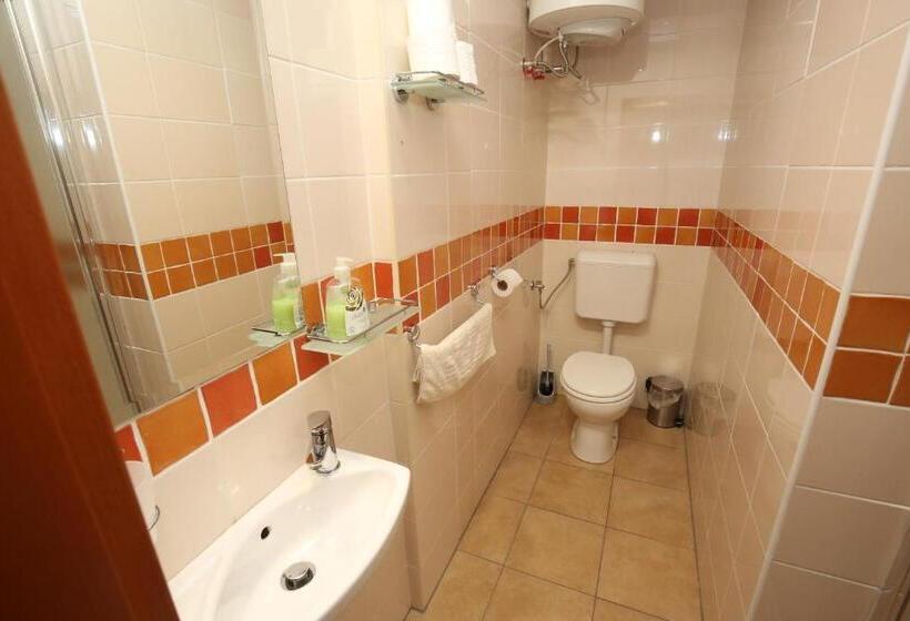 اتاق استاندارد چهار تخته, Apartments Furman Self Check In