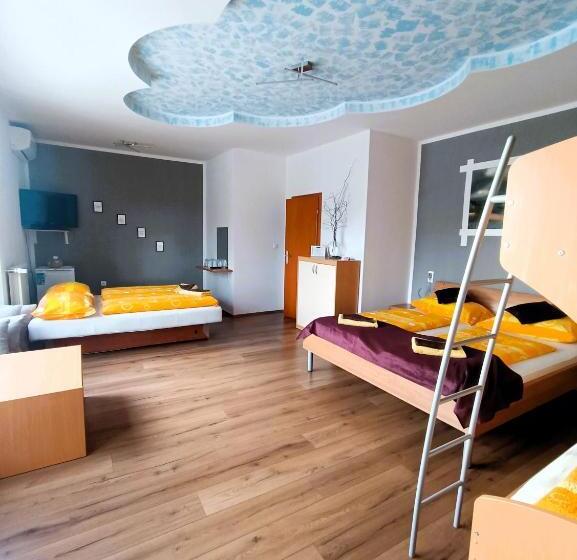 اتاق استاندارد چهار تخته, Apartments Furman Self Check In