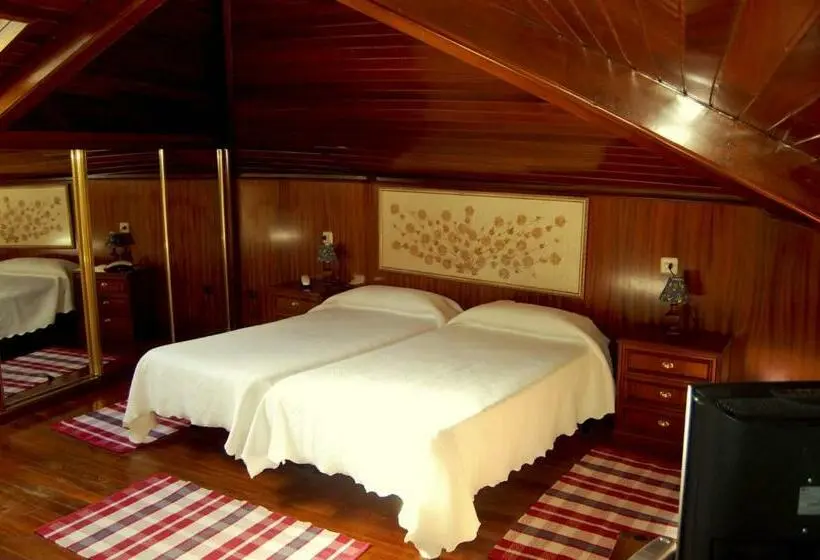 スタンダード4人部屋, Núcleo De Turismo Rural La Corte