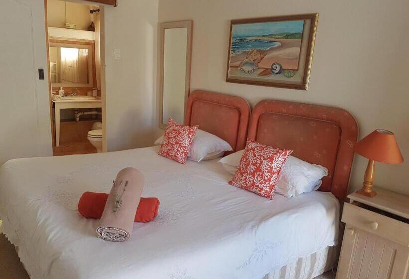 اتاق استاندارد با چشم‌انداز استخر, Villa Vista Guest House