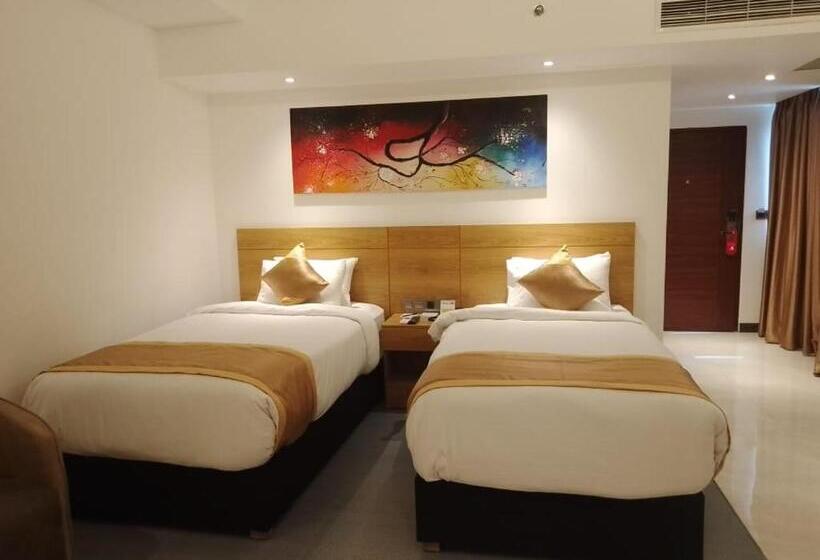 اتاق لوکس, X Rajshahi