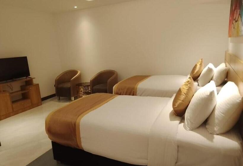 اتاق لوکس, X Rajshahi