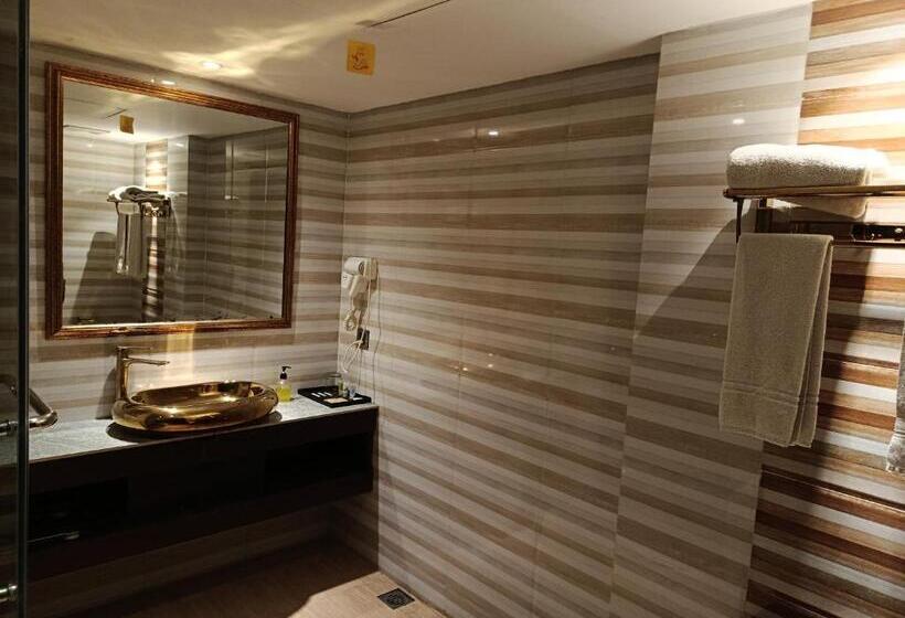 سوییت جونیور, X Rajshahi