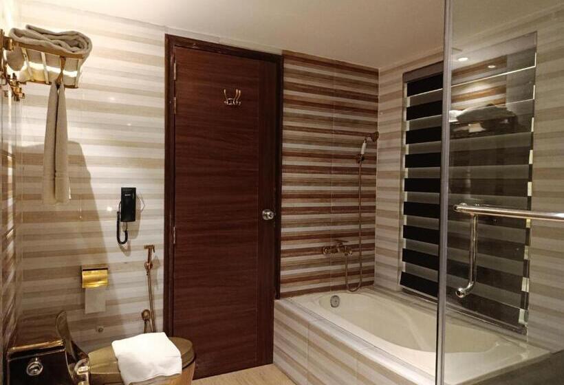 سوییت جونیور, X Rajshahi